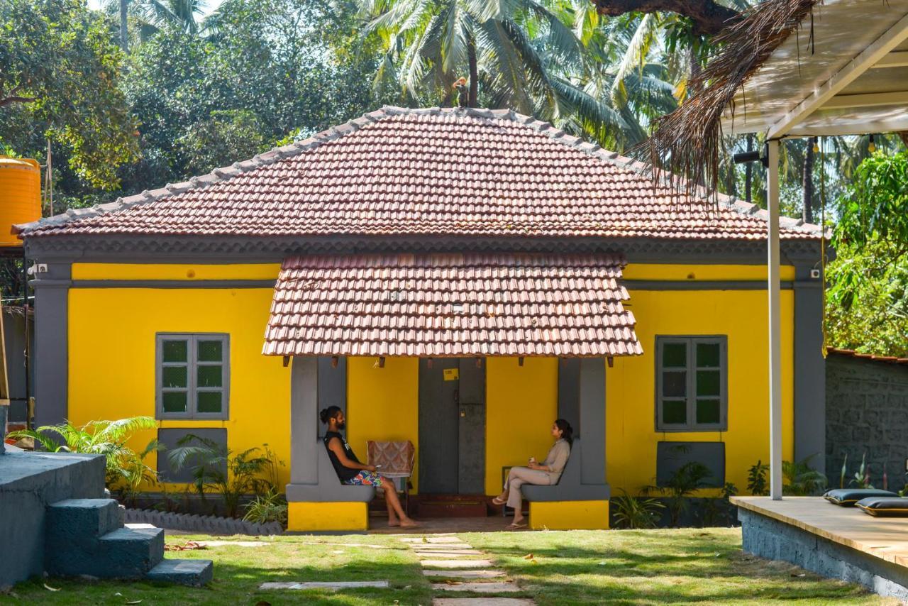 The Hosteller Goa, Anjuna Bagian luar foto